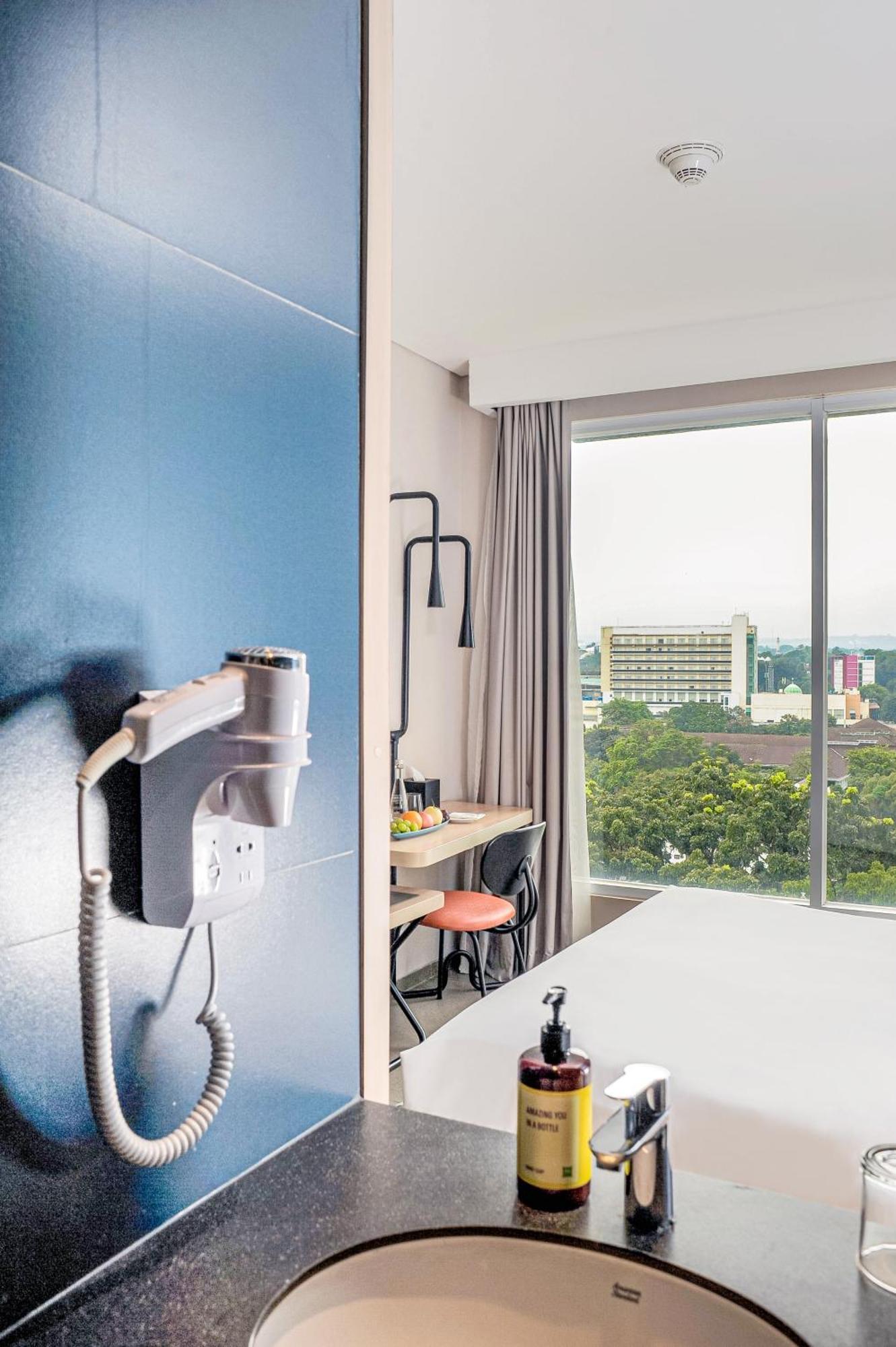 Ibis Styles Bogor Pajajaran Hotell Exteriör bild